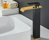 Torneira Premium para Banheiro BlacknGoldGeometricLine